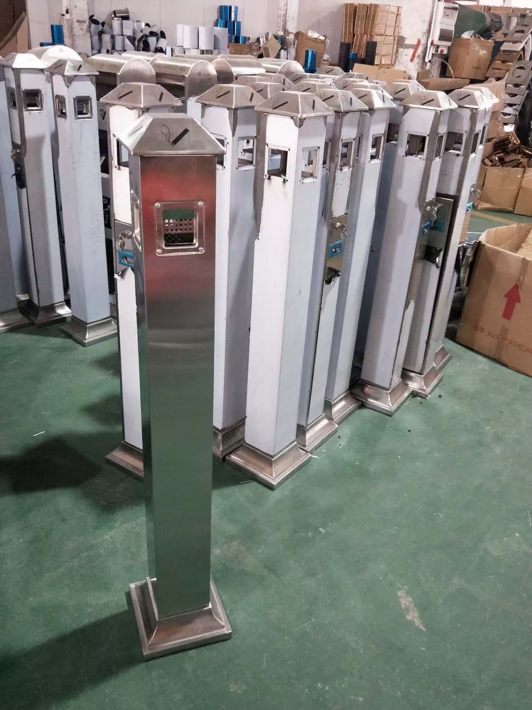 <strong>洲宏达摆闸CW401带护栏圆柱摆闸</strong>